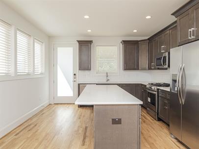 Building Photo - 3809 Lexington Dr