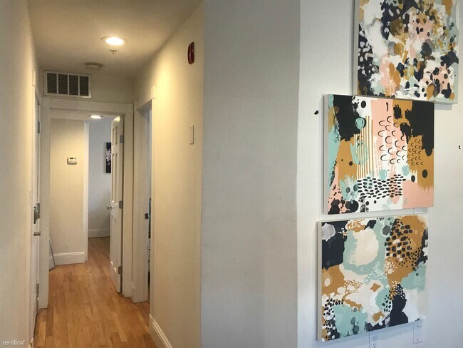 Building Photo - 2 br, 1 bath  - 10 Brainerd Rd # 10-47