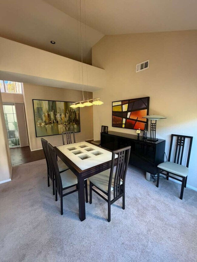 Building Photo - 11816 Caminito Corriente