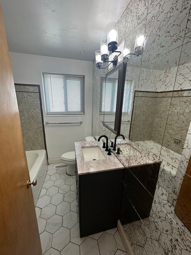 Building Photo - Christmas on Us! 2 Bed 2 Bath Home in Clearfield + $1000 Amazon Gift Card