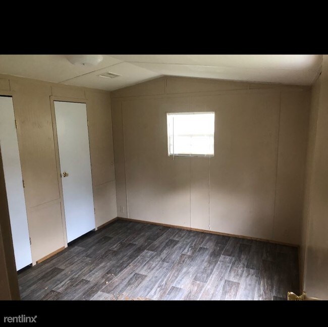 Building Photo - 17 US-84