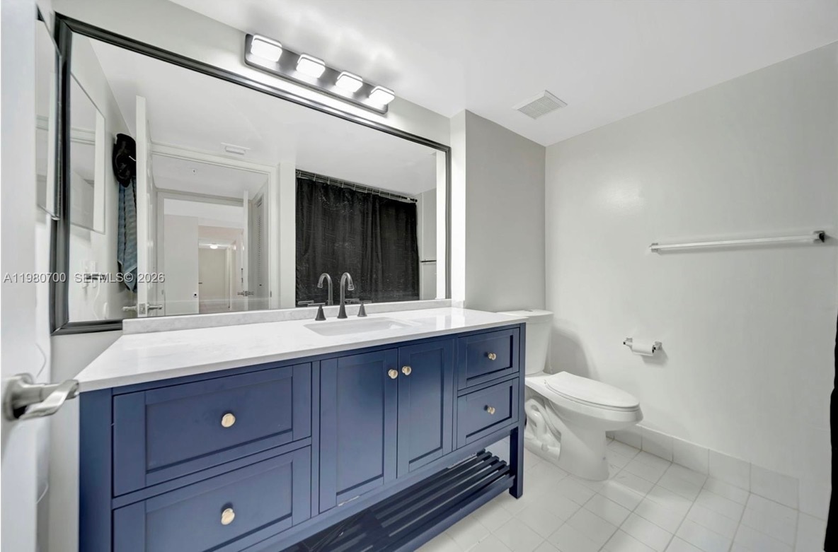 Building Photo - 2620 S University Dr