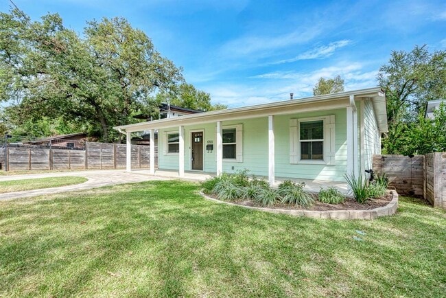 Primary Photo - 1703 Hillcrest Ln