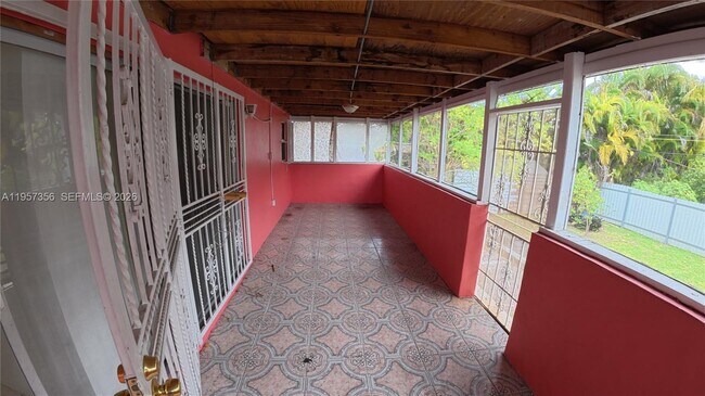 Building Photo - 14931 NE 7th Ct