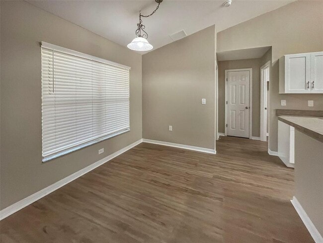 Building Photo - 3012 Kacher Rd