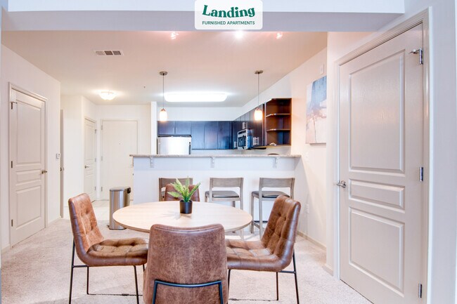 Building Photo - 925 N Garfield St