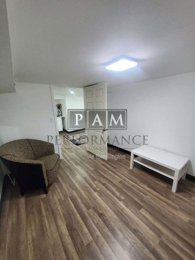 Building Photo - 2829 S Howell Ave