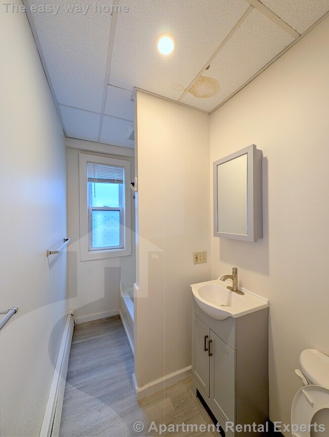 Building Photo - 61 Webster Ave