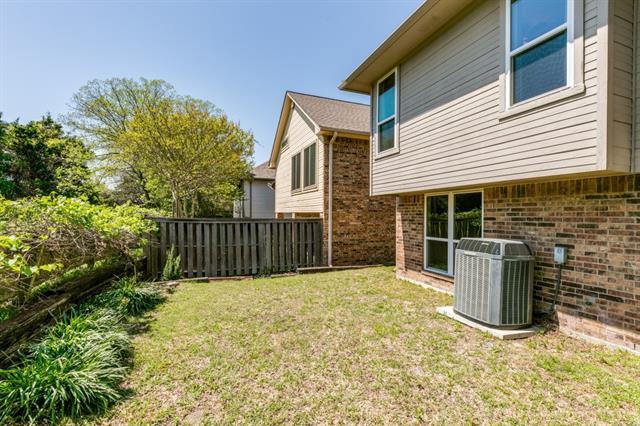 Building Photo - 5915 Volunteer Pl