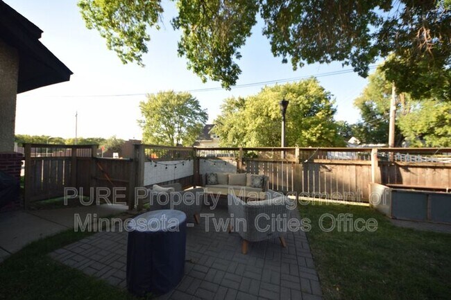 Building Photo - 4201 2nd Ave S