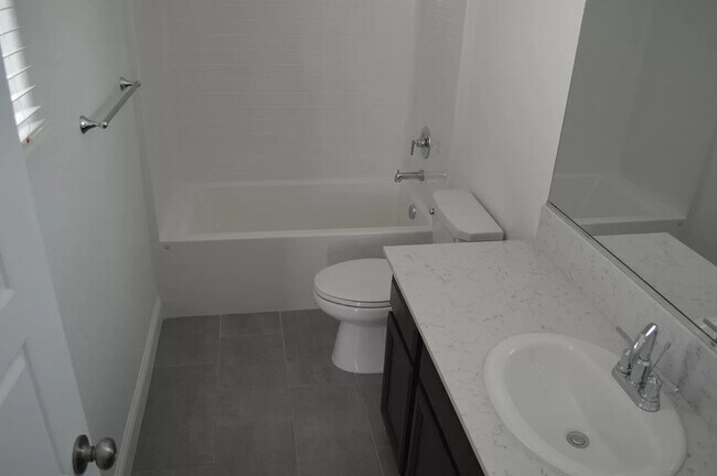Building Photo - 2447 Quesada Dr