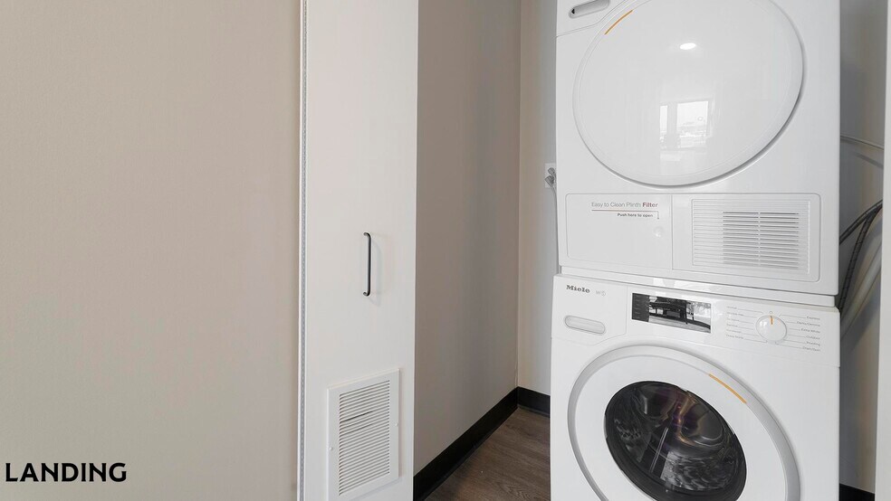 Building Photo - 1922 W Ogden Ave