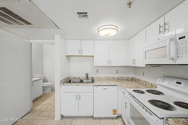 Building Photo - 16033 N 25th St