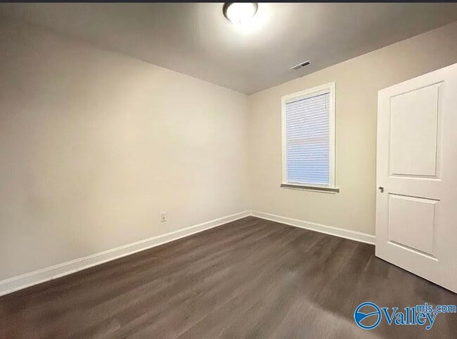 Building Photo - 50 Pine St