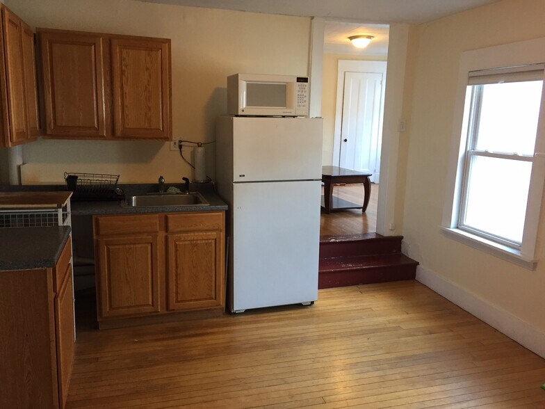 Kitchen - 282 Brackett Street