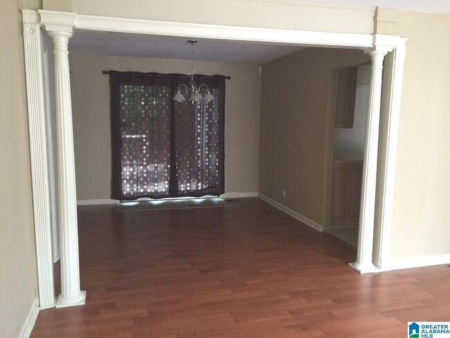 Building Photo - 8132 10th Ave S