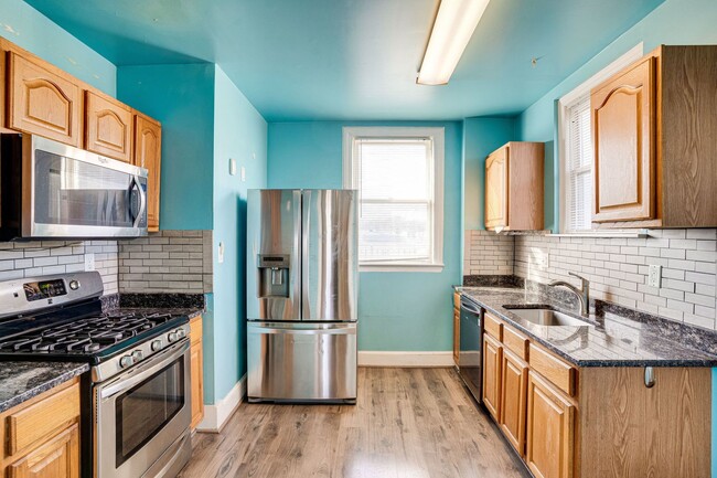 Building Photo - Spacious 3-Bedroom, 2.5-Bath Home with Gat...