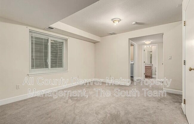 Building Photo - 10172 Woodrose Ln