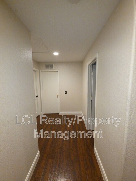 Building Photo - 25025 Clover Creek Ln