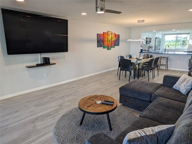 Building Photo - 19111 Vista Bay Dr