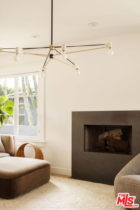 Building Photo - 601 Crestmoore Pl