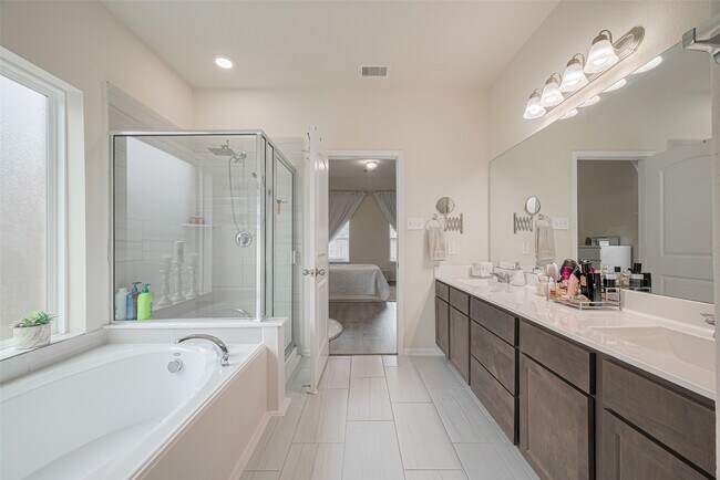 Building Photo - 5218 Windy Plantation Dr