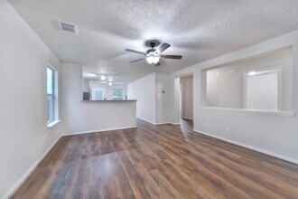 Building Photo - 3662 Fuller Bluff Dr