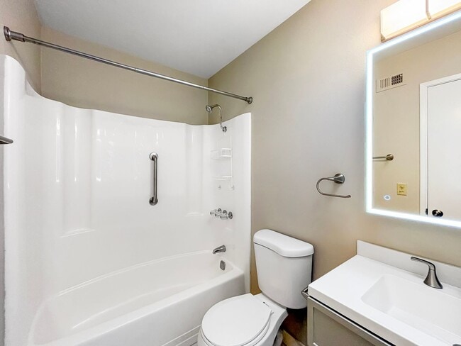 Building Photo - Charming 3BD/2BA House in Santee W/ W/D, M...