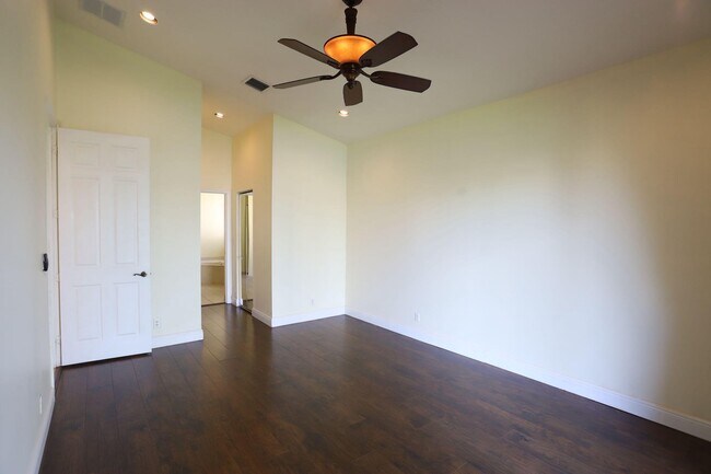 Building Photo - 7458 Via Luria