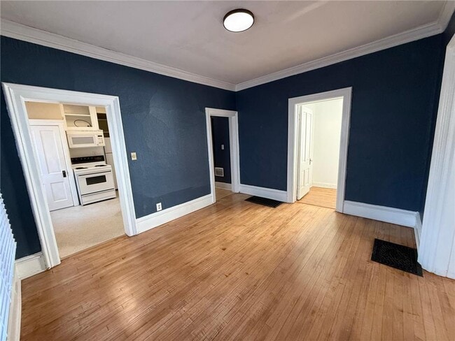 Building Photo - 803 7th St S