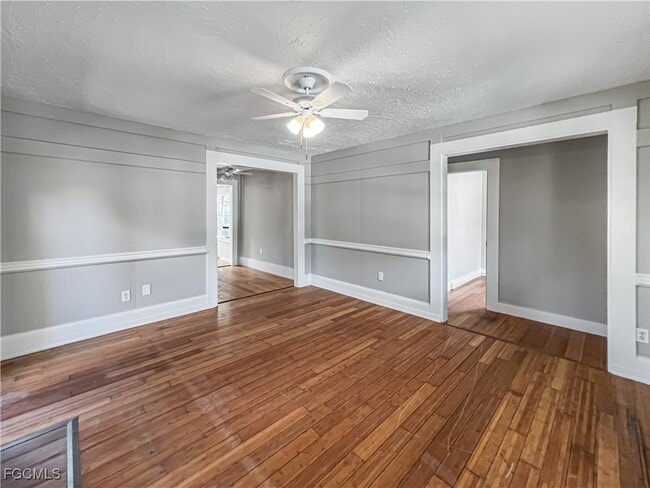 Building Photo - 2342 Stella St