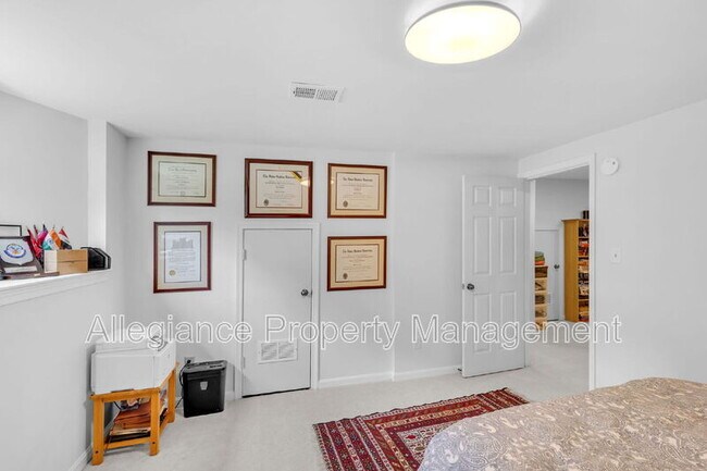 Building Photo - 6861 Williamsburg Pond Ct