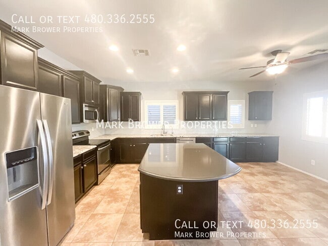 Building Photo - 724 W Dragon Tree Ave