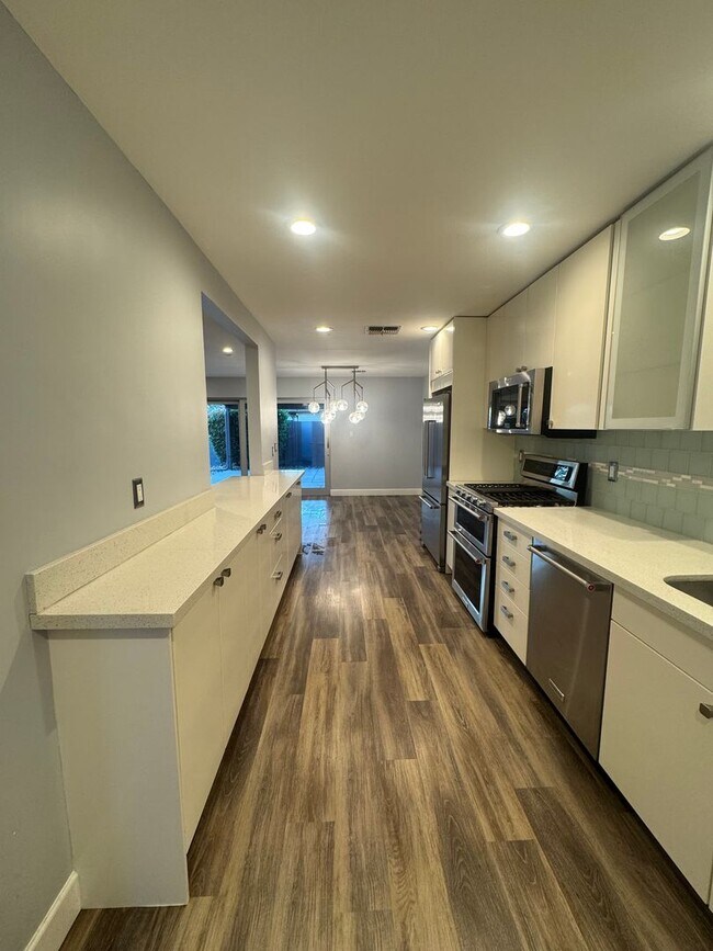 Building Photo - 3 bedroom home in Downtown Phoenix