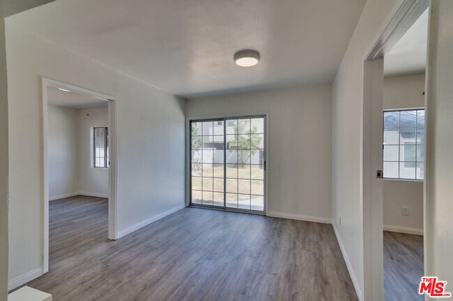 Building Photo - 15013 Hartsook St