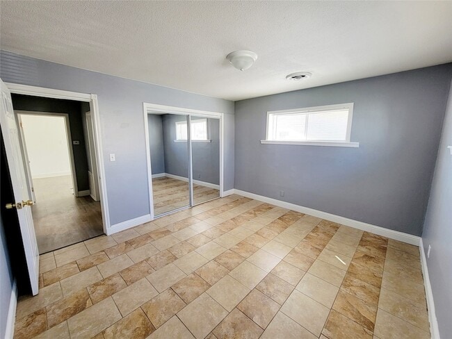 Building Photo - 2617 Virginia Ct