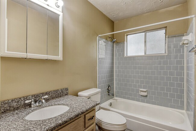 Building Photo - 45 Coralberry Rd