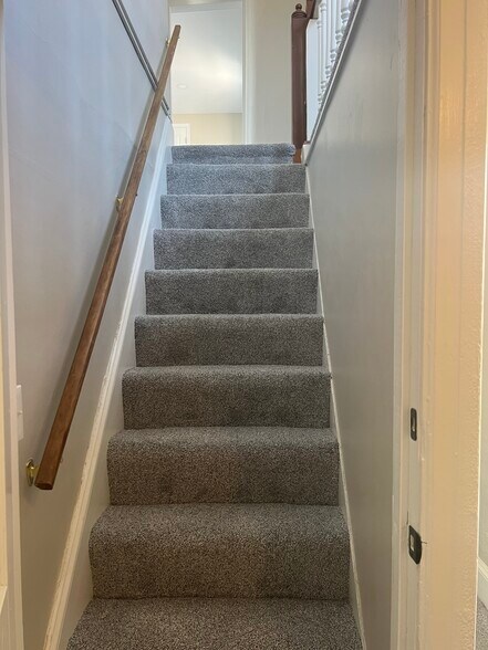 Primary Photo - 31 N Main St