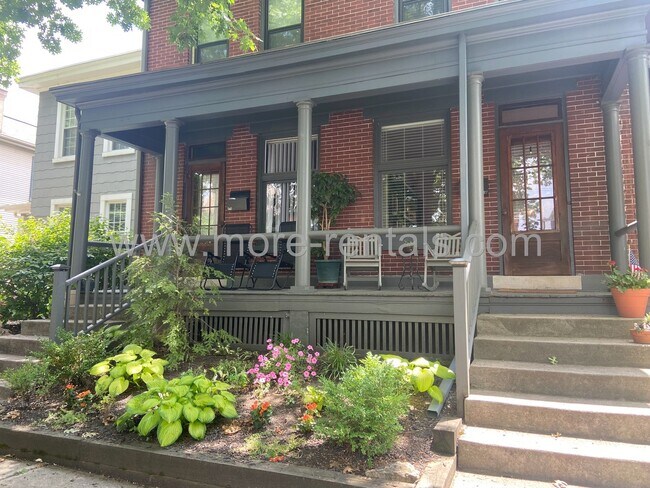 Building Photo - 139-141 E. Mithoff St