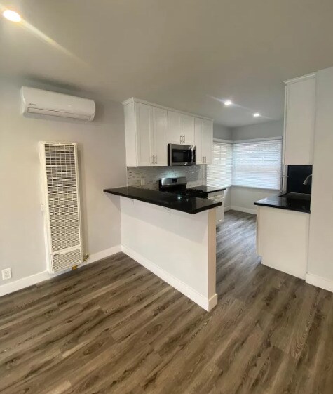 Building Photo - 241 Bonito Ave