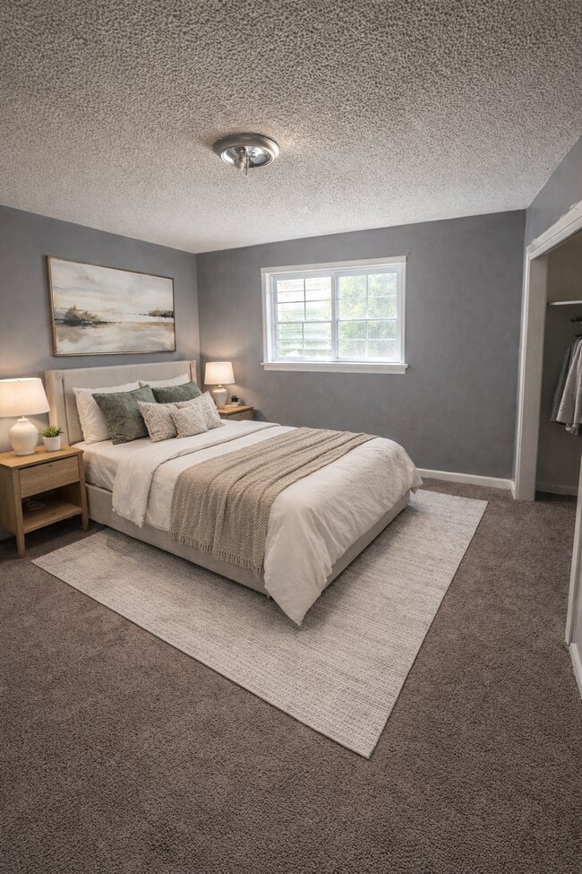 Building Photo - 690 Hudson St