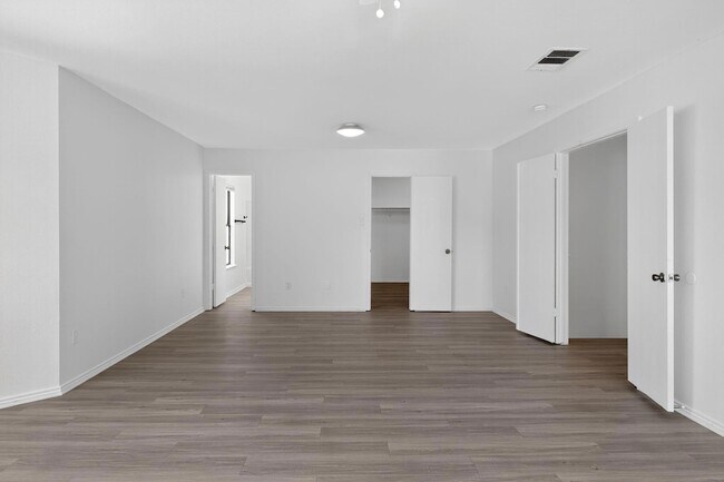 Building Photo - 1200 Keeshond Pl