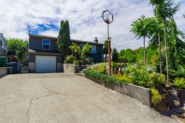 Primary Photo - 3Bd/2Ba Seattle Home