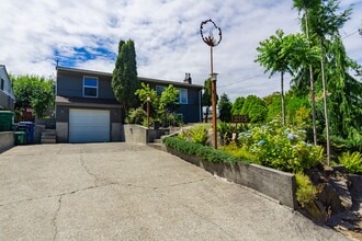 Building Photo - 3Bd/2Ba Seattle Home