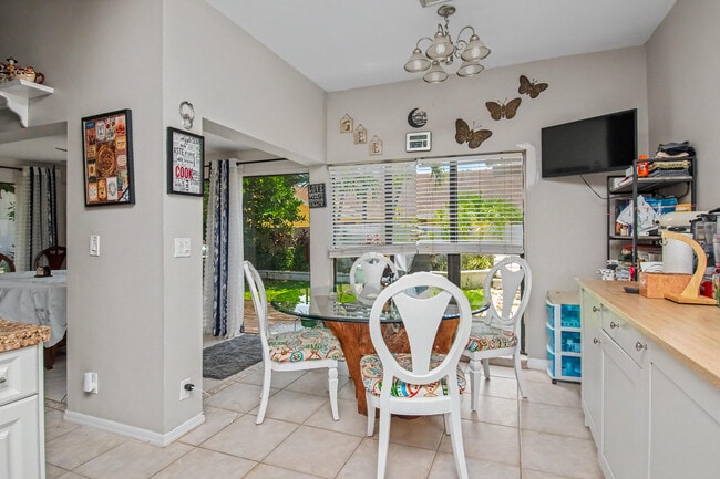 Building Photo - 7678 Solimar Cir