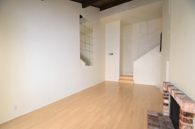 Building Photo - 827 Kingfisher Ter