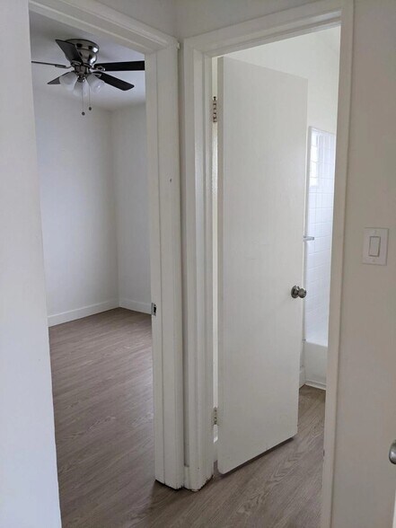 Building Photo - 1248 N Las Palmas Ave