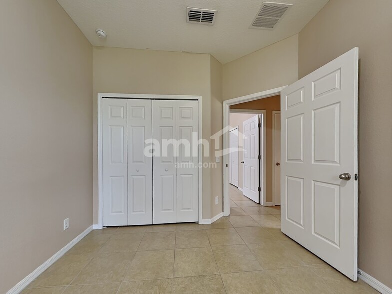 Building Photo - 5402 Coral Shell Way