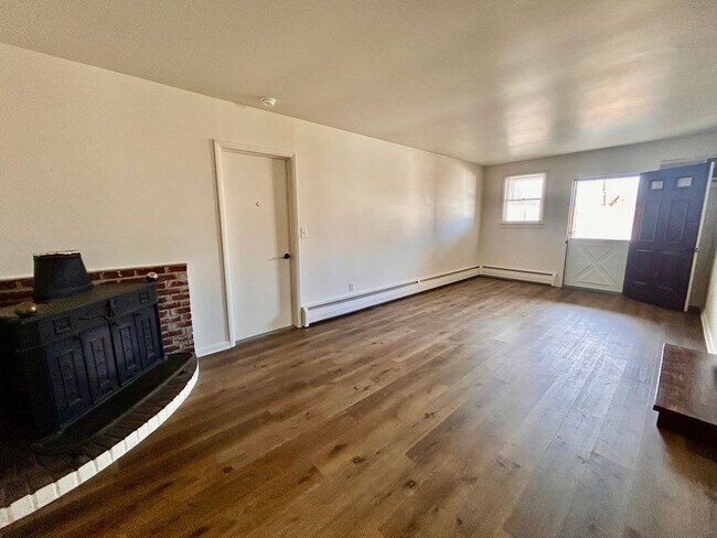 Building Photo - Charming 3 Bedroom Ephrata Home with Garage