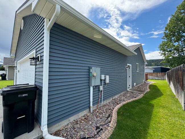 Building Photo - 2212 Pintail Ct
